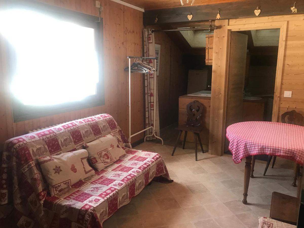 Chalet Les Trolles 莱热 外观 照片